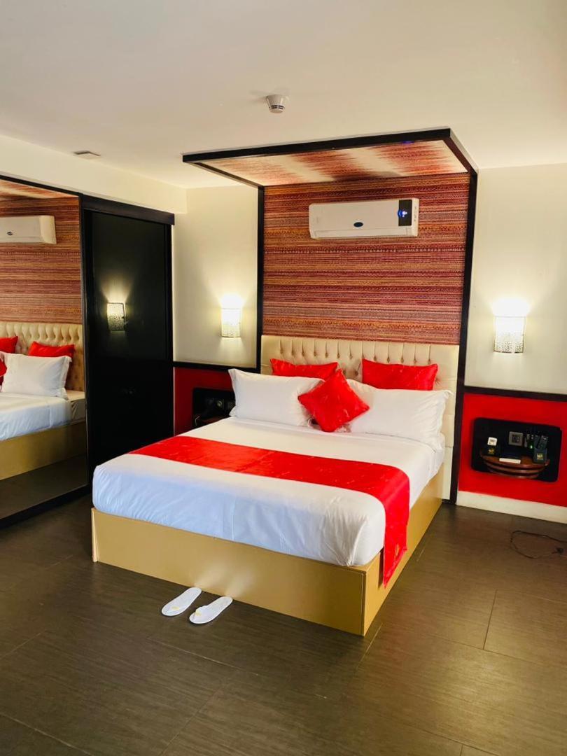 Boun'S Hotel ยาอุนเด ภายนอก รูปภาพ