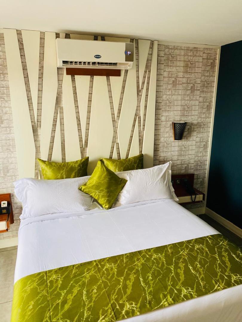 Boun'S Hotel ยาอุนเด ห้อง รูปภาพ