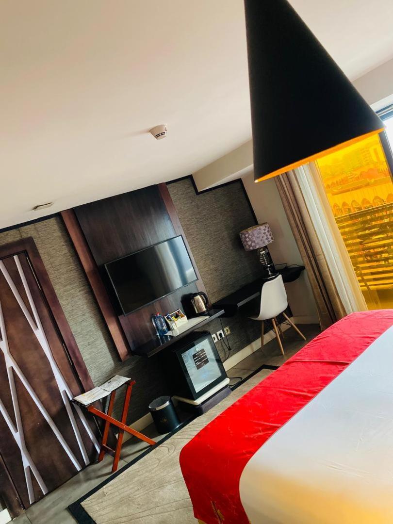 Boun'S Hotel ยาอุนเด ภายนอก รูปภาพ